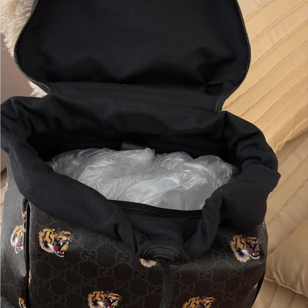 Gucci Black and Gold Tiger Motif Men's Backpack - Picture 10 of 15